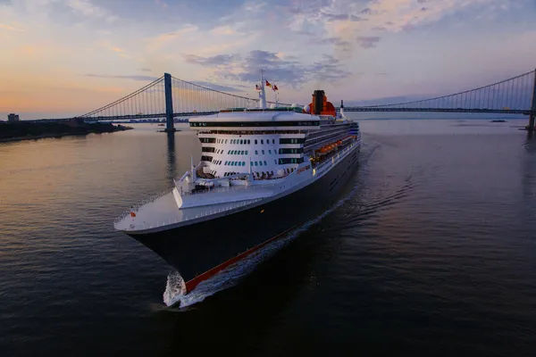 Queen Mary 2
