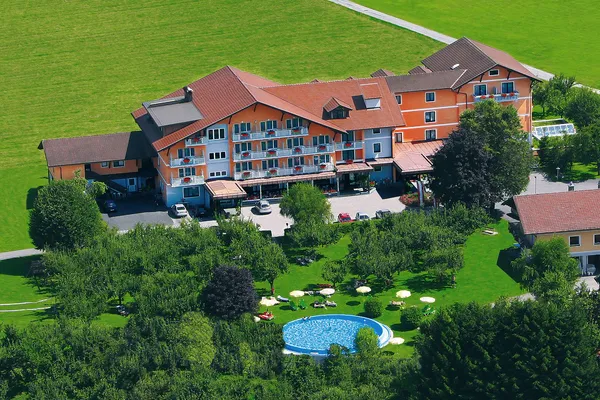 ©Hotel Pachernighof Hotel Pachernighof in Latschach bei Velden