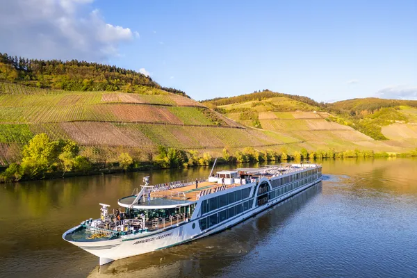 © Lüftner Cruises MS Elegant by Amadeus